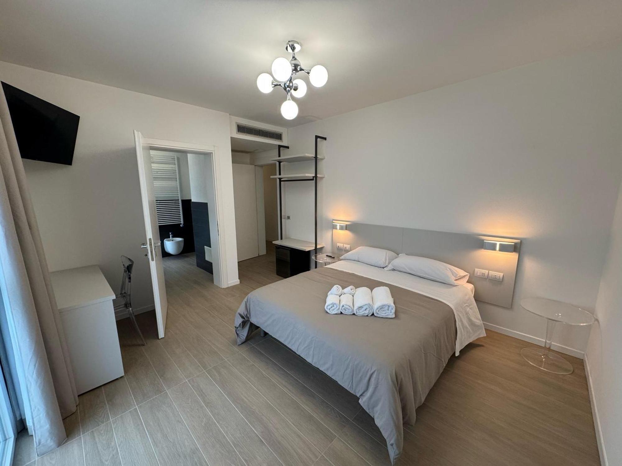 Hotel Villa Mary Santa Maria Di Sala Esterno foto