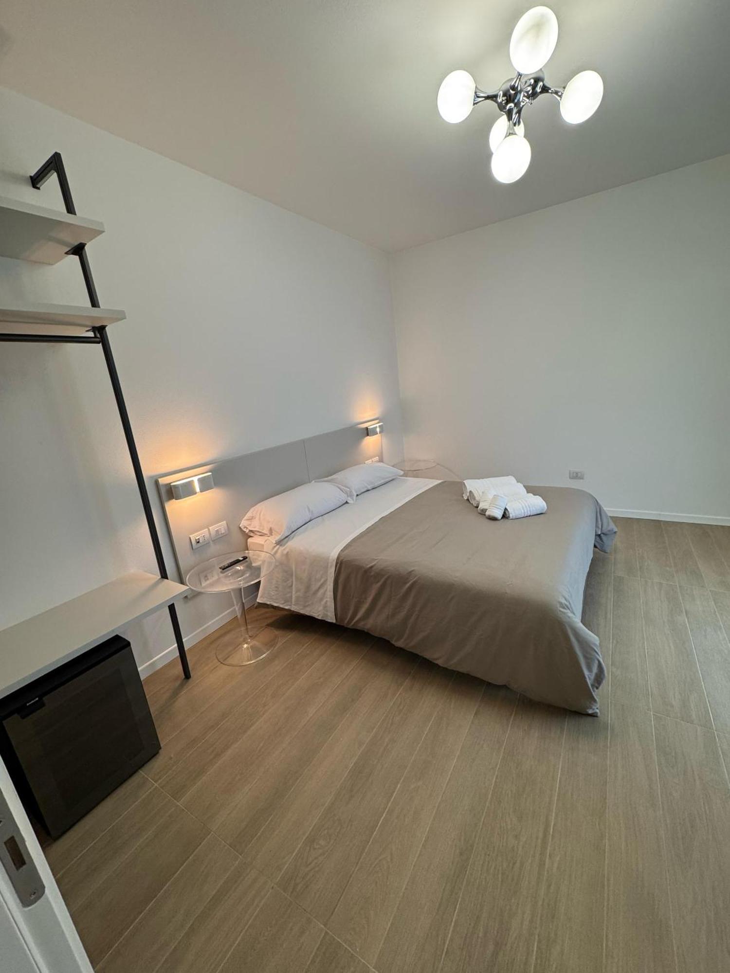 Hotel Villa Mary Santa Maria Di Sala Esterno foto