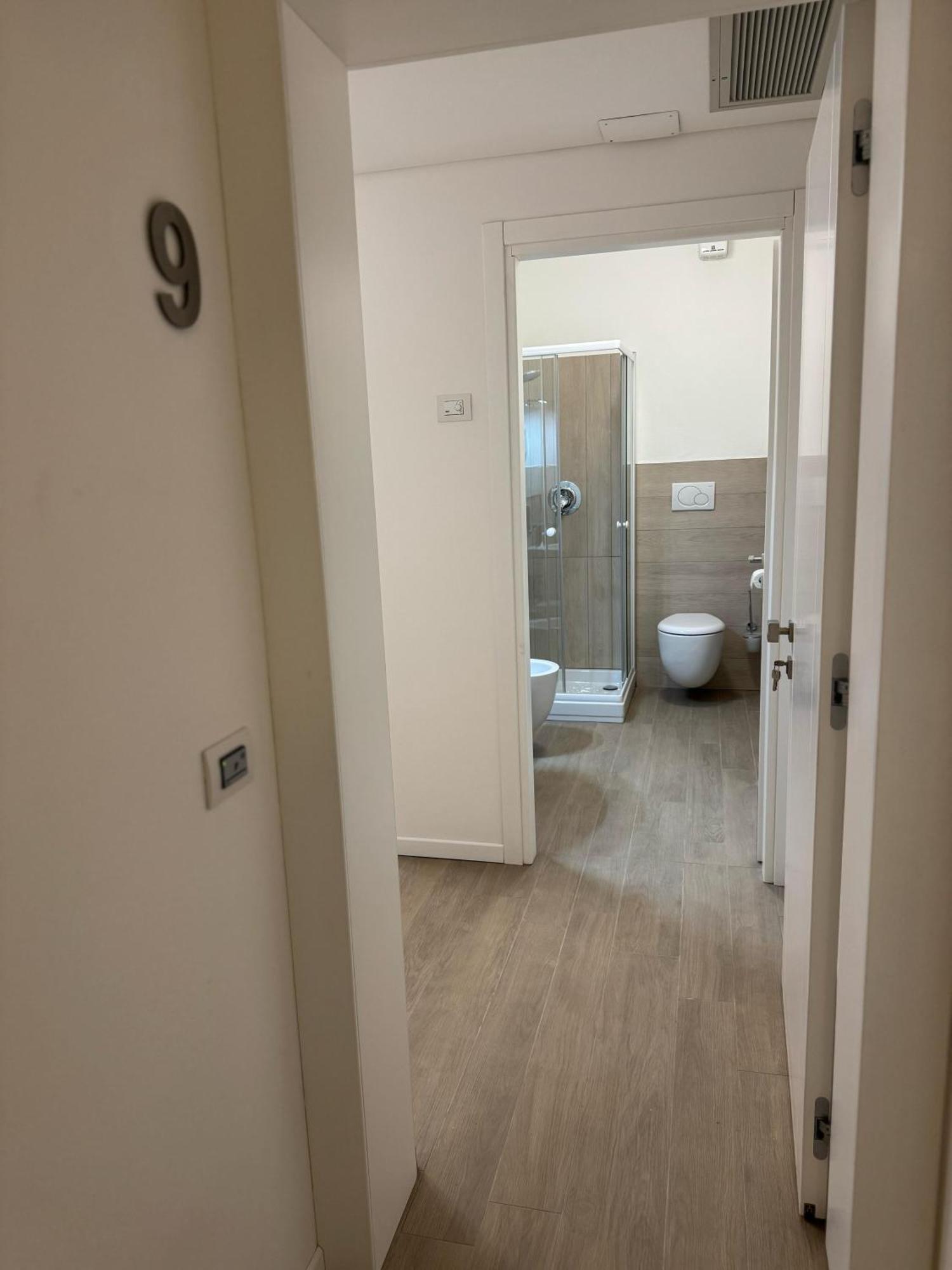Hotel Villa Mary Santa Maria Di Sala Esterno foto