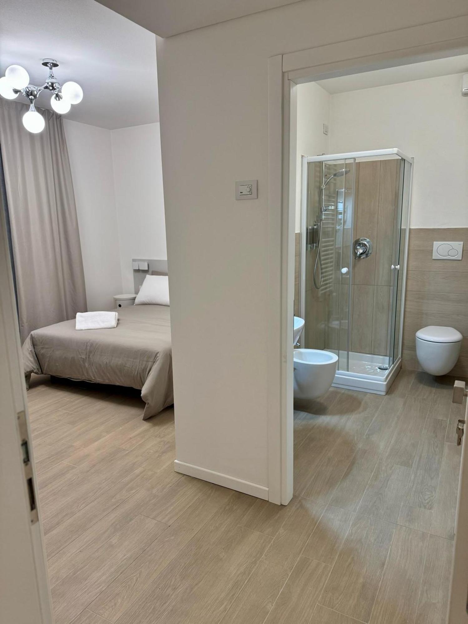 Hotel Villa Mary Santa Maria Di Sala Esterno foto